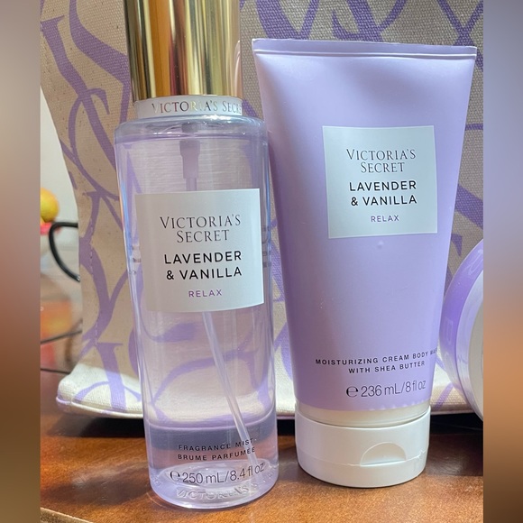 Victoria Secret bag with some beauty products is side - Picture 7 of 9